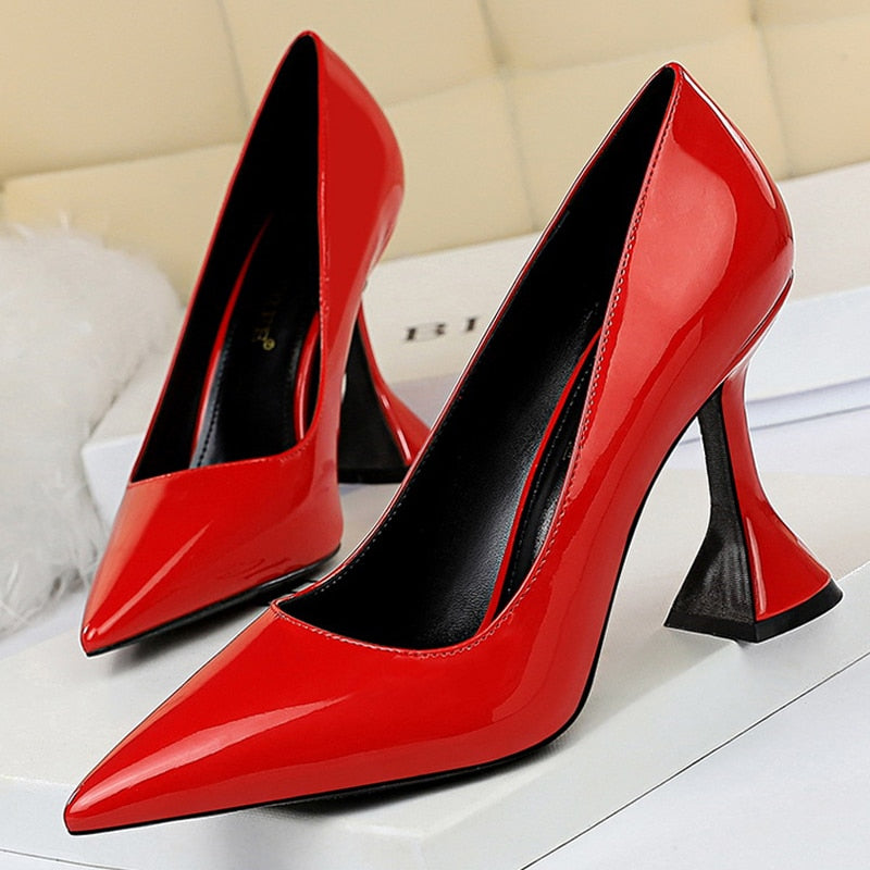 Billlnai 2023  Graduation Party  New Woman Pumps Sexy Party Shoes Patent Leather Women Heels Ladies Shoes Pointed Toe Women High Heels 9.5 Cm